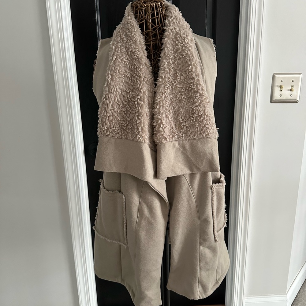 FAVLUX Beige Sherpa Vest